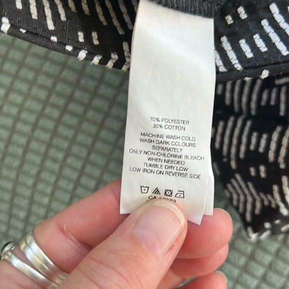 Geometric Print Shorts - Picture 7 of 7